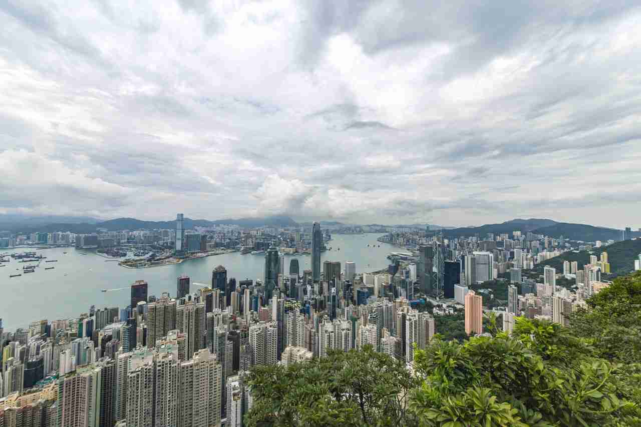 香港为专业投资者推出虚拟资产衍生品